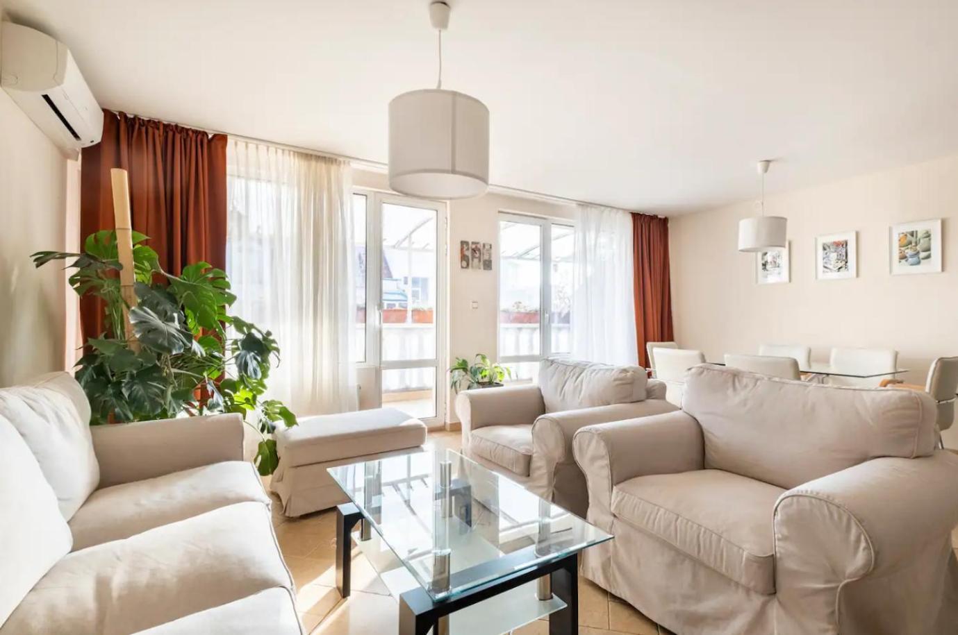 2bdr Duplex With Parking *